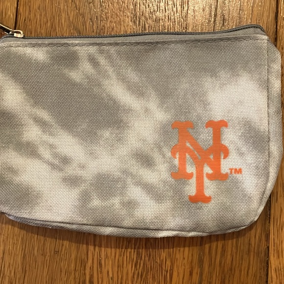 NWT Tie Dyed Grey New York Mets Fabric Wristlet - Picture 2 of 8